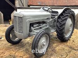 1/16 scale Ferguson LTX 60 prototype tractor Tracteur very limited edition