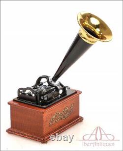 14 Scale Limited Edition of Edison Phonographs. Manuel Olive Sans. 1977