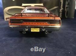 1970 Plymouth GTX 440 6-pack GMP/ACME 1/18 Scale GMP1803102 Tom's Garage-02