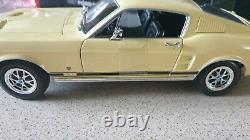 Auto World/ Ertl 1967 Ford Mustang Gt2+2 1/18 Scale Model Car Am1038/06
