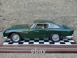 Autoart 1964 Aston Martin DB5 118 Scale Diecast Model Car Racing Green