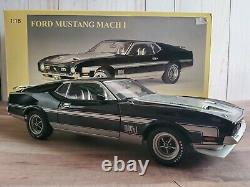 Autoart 1971 Ford Mustang Mach 1 Fastback 118 Scale Diecast Car Black 72823