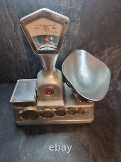 Beautiful 20th Century Weighing Scales By Vandome & Hart Ltd c. 1950