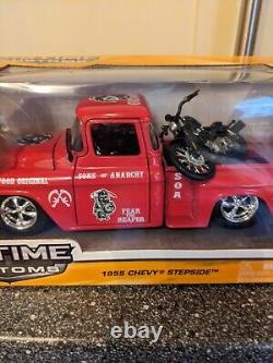 Bigtime Kustoms 1955 Chevy Stepside Rare Sons Of Anarchy Model +bike 124 Scale