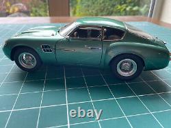 CMC M132 ASTON MARTIN DB4 GT ZAGATO 1961 EXIB 118 scale Limited Edition