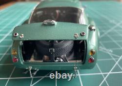 CMC M132 ASTON MARTIN DB4 GT ZAGATO 1961 EXIB 118 scale Limited Edition