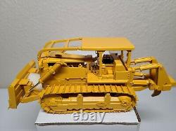 Caterpillar Cat D9G with Push Blade & Rounded ROPS EMD 150 Scale #N142 New