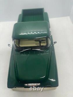 Chevrolet 3100 (1955) Unforgettable Cars DIE CAST Scale 124 Limited Edition