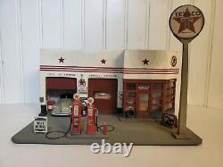 Chronicles Texaco Star 1940's Gas Station 143 HO Scale Resin Model Car Diorama
