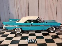 Danbury Mint 1957 Chrysler New Yorker 124 Scale Diecast Limited Edition Car