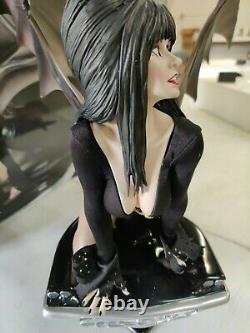 Enesco Grand Jester Studios Elvira Mistress of the Dark 14 Scale Statue OpenBox