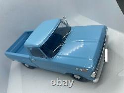 Ford F100 (1972) Unforgettable Cars DIE CAST Scale 124 Limited Edition