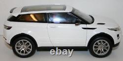 GT Autos / Welly 1/18 Scale Metal Model Range Rover Evoque Pearl White