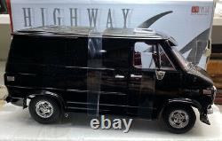 HIGHWAY 61 1/18 Scale 1976 Chevy CUSTOM Van LIMITED EDITION AND RARE