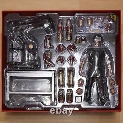 Hot Toys MMS191 Tony Stark (Armor Testing Version) 1/6 Scale Limited Edition