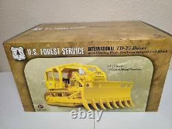 International IH TD-25 Clearing Blade USFS Forestry First Gear 125 Scale New