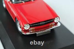 Minichamps Triumph TR6, Red, Large 1/18 Scale Model Car, Boxed, Limited Edition