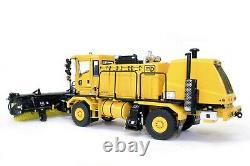 Oshkosh MB 4600 Airport Sweeper Truck TWH 150 Scale Model #073-01057 New