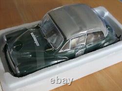 Sun Star 1963 Morris Minor 1000 Tourer 1/12 Scale Limited Edition Green BOXED