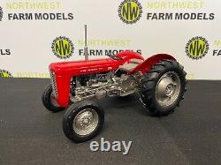 Universal Hobbies 6655 116 Scale Massey Ferguson 35 (1957) Limited Edition