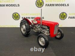 Universal Hobbies 6655 116 Scale Massey Ferguson 35 (1957) Limited Edition