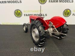 Universal Hobbies 6655 116 Scale Massey Ferguson 35 (1957) Limited Edition