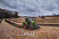 Universal Hobbies CLAAS ARION 550 Tractor 132 Scale Limited Edition 1000 Pieces